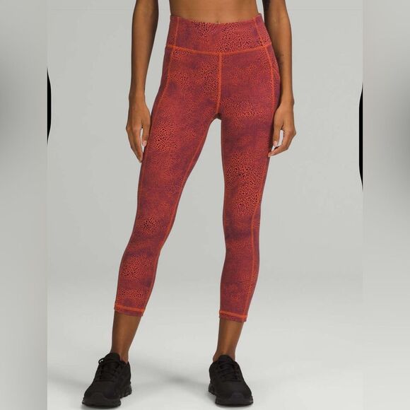 NWT $118 Lululemon | Invigorate High Rise Crop (23") | Size 2 - Picture 2 of 9